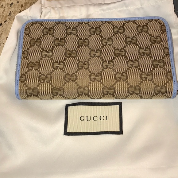 Gucci Handbags - Gucci wallet